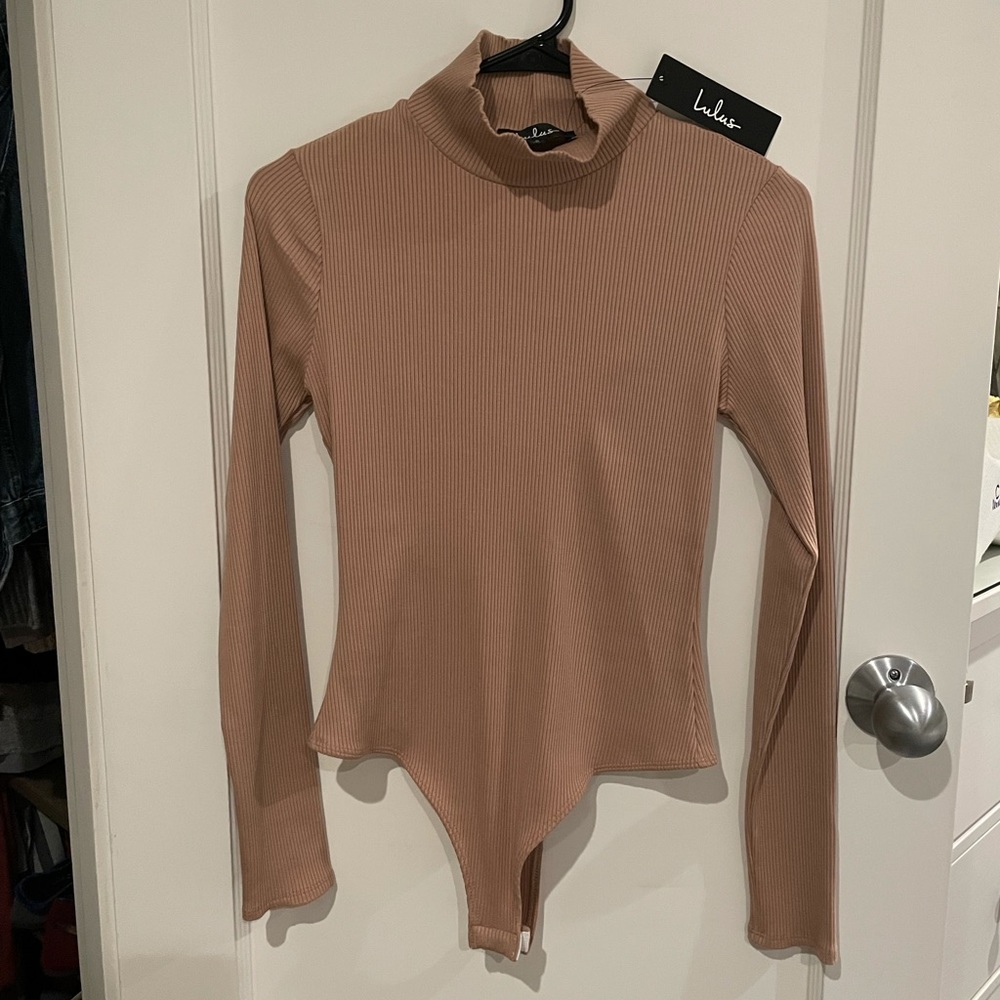 NWT Lulu’s Ribbed Long Sleeve Mock Neck Bodysuit